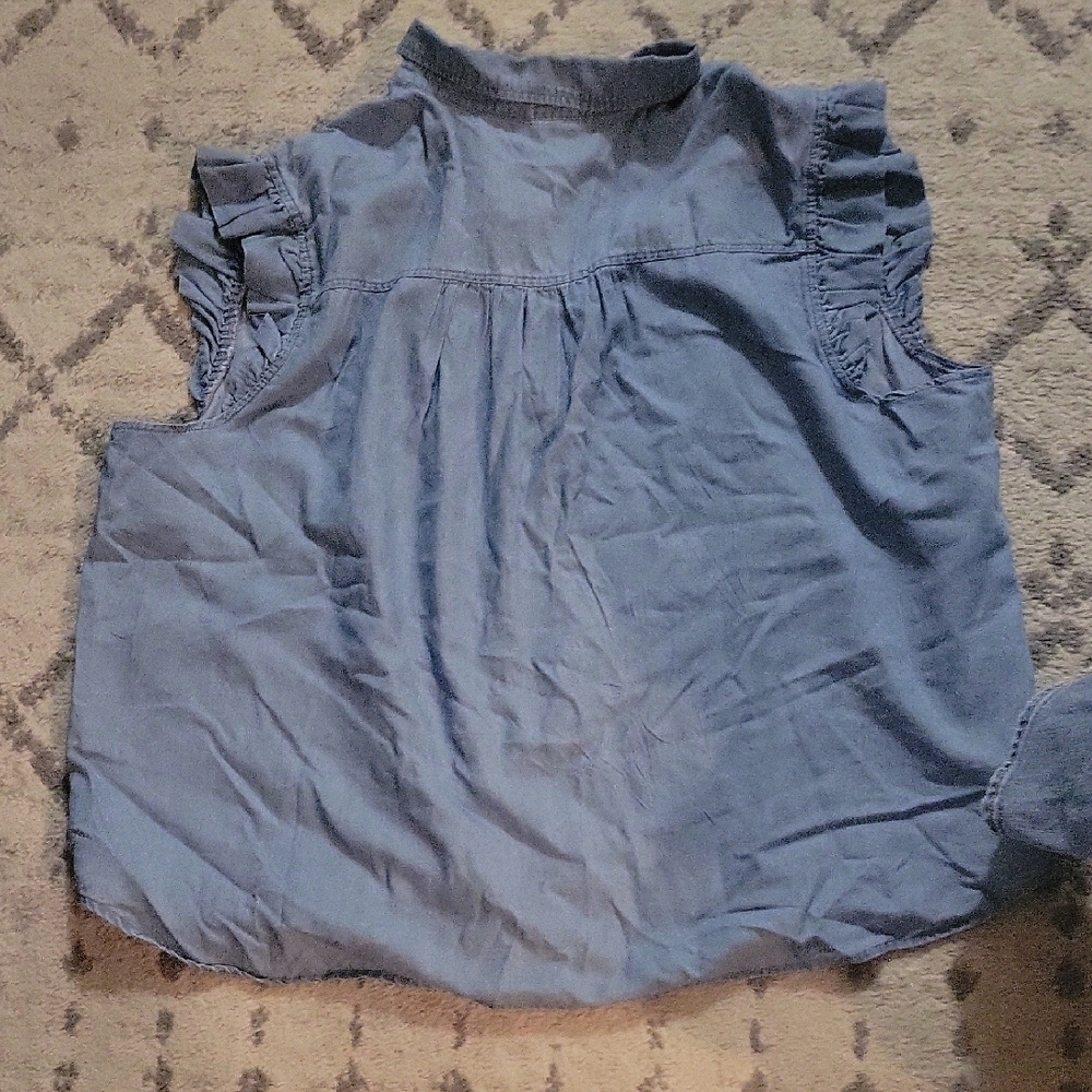Chic Blue Ruffled Sleeveless Top - Picture 4 of 4